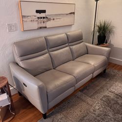 Room To Go Larino Dual Power Leather Reclining