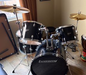 Drum Kit- Ludwig Accent CS combo  Drive 5-piece Drum Set