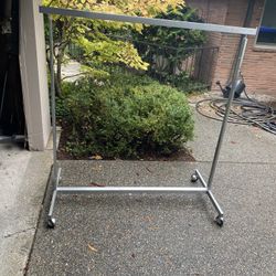 Sturdy Metal Cloth Rack Stand. Vintage Clothes Rack In Excellent Condition..