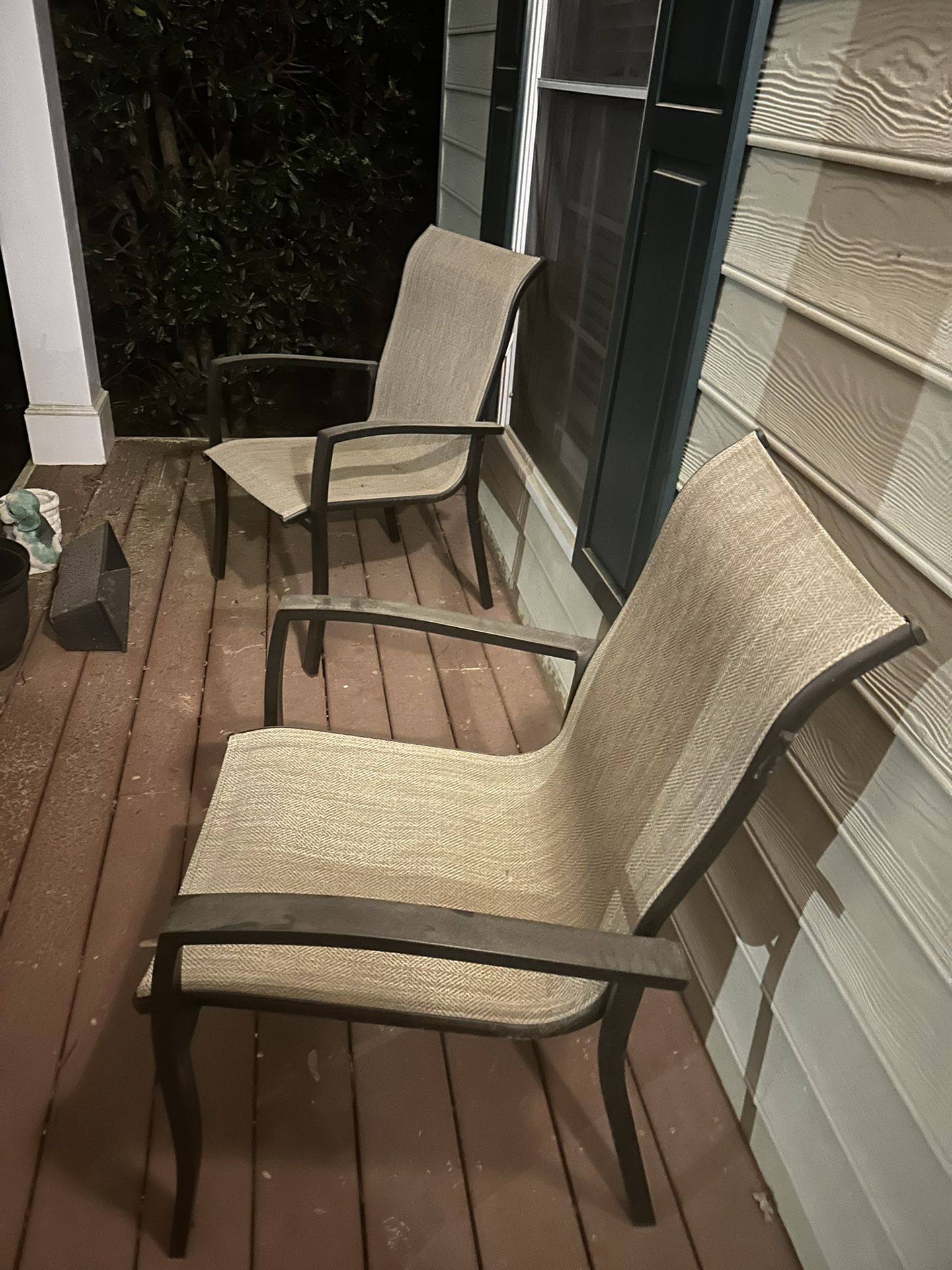 Outdoor Table And Chairs 
