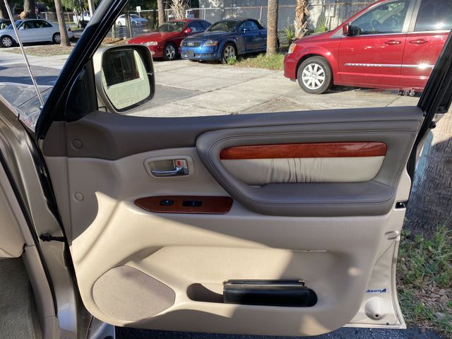2000 Lexus LX