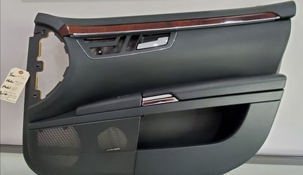 ***2007 to 2013 Mercedes-Benz S550 ,S600,S63 ***Inside Door Panel- Front Passenger Only OEM/ Black leather, chrome trim.