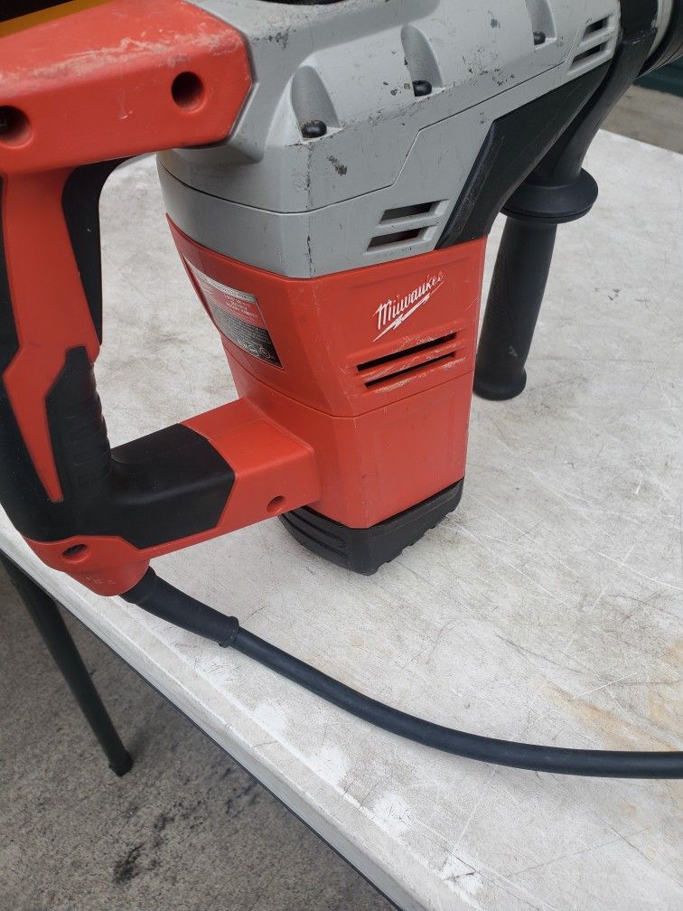 For Sale A Used MILWAUKEE 1-9/16" (40mm) SDS- Max Rotary Hammer In Good Working Condition Model 5317-20.