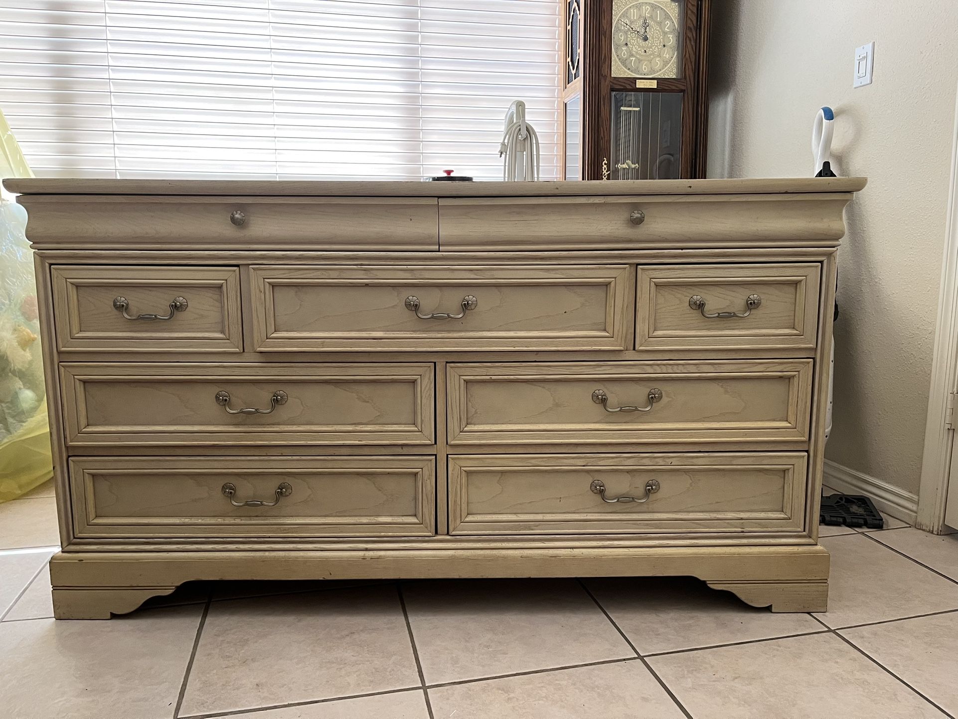 9 drawer dresser