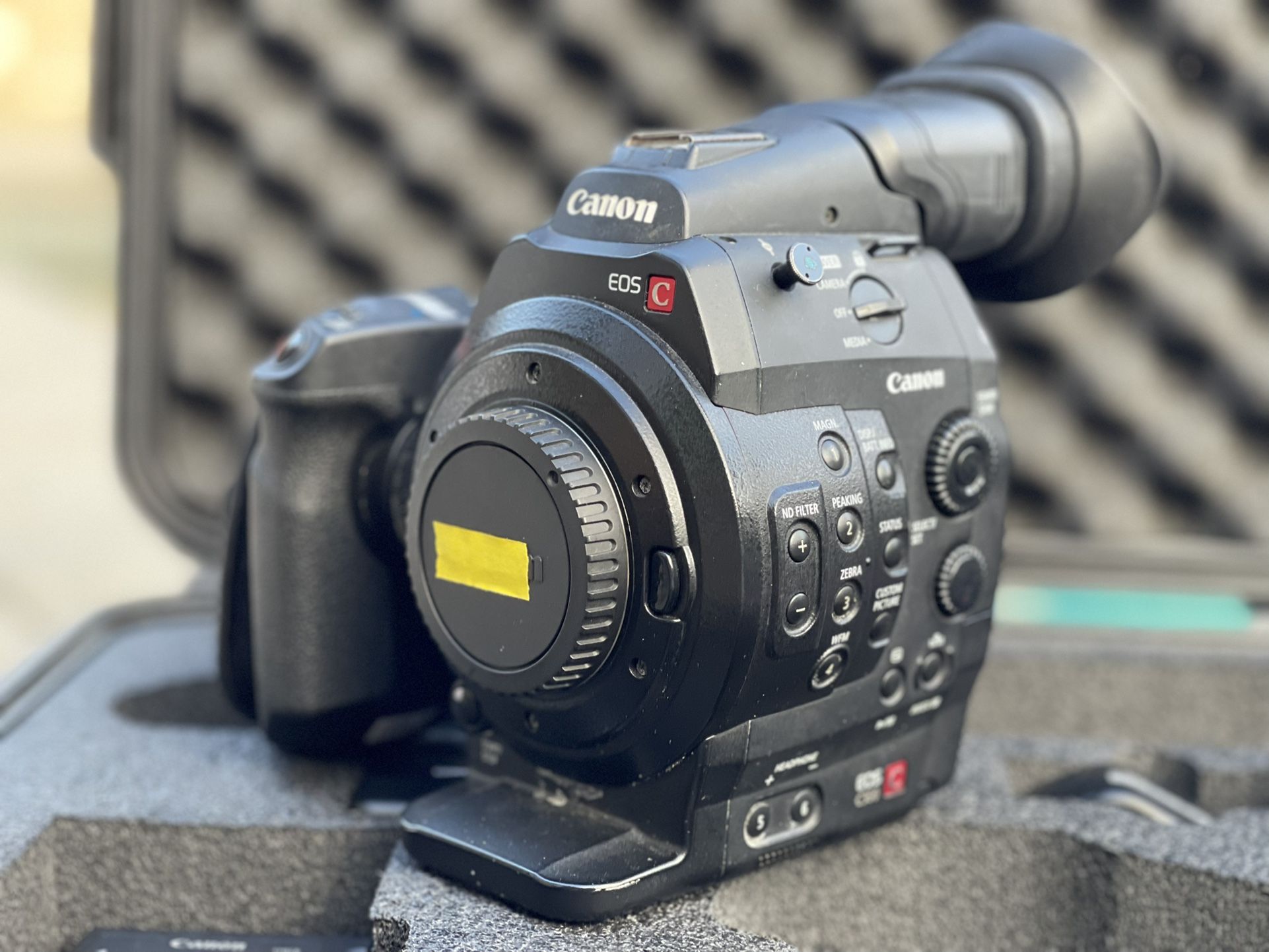 Canon C300 Mark I w/Cards & Extras