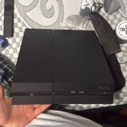 PS4 With 2 Controller 