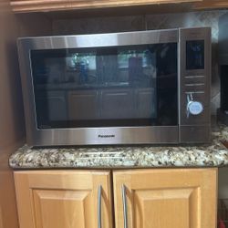 Panasonic Microwave with Air Fryer Combo