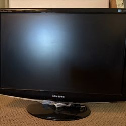 Free - Old Samsung Monitor (24”)