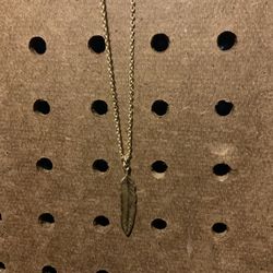 Gold Chain With Feather Pendant 