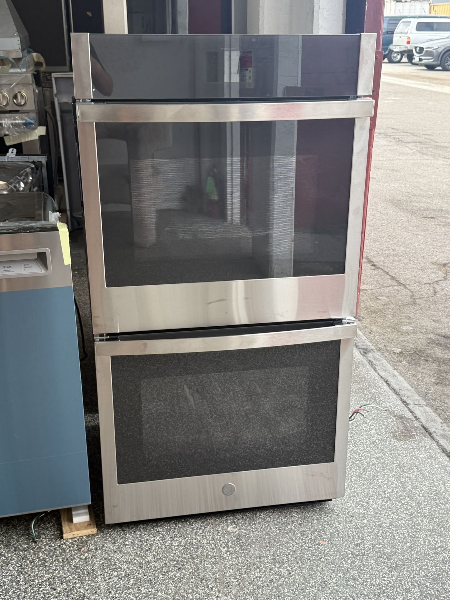 GE 27” Smart Built-In Double Wall Oven with 8.6 cu. ft. Total Capacity,
