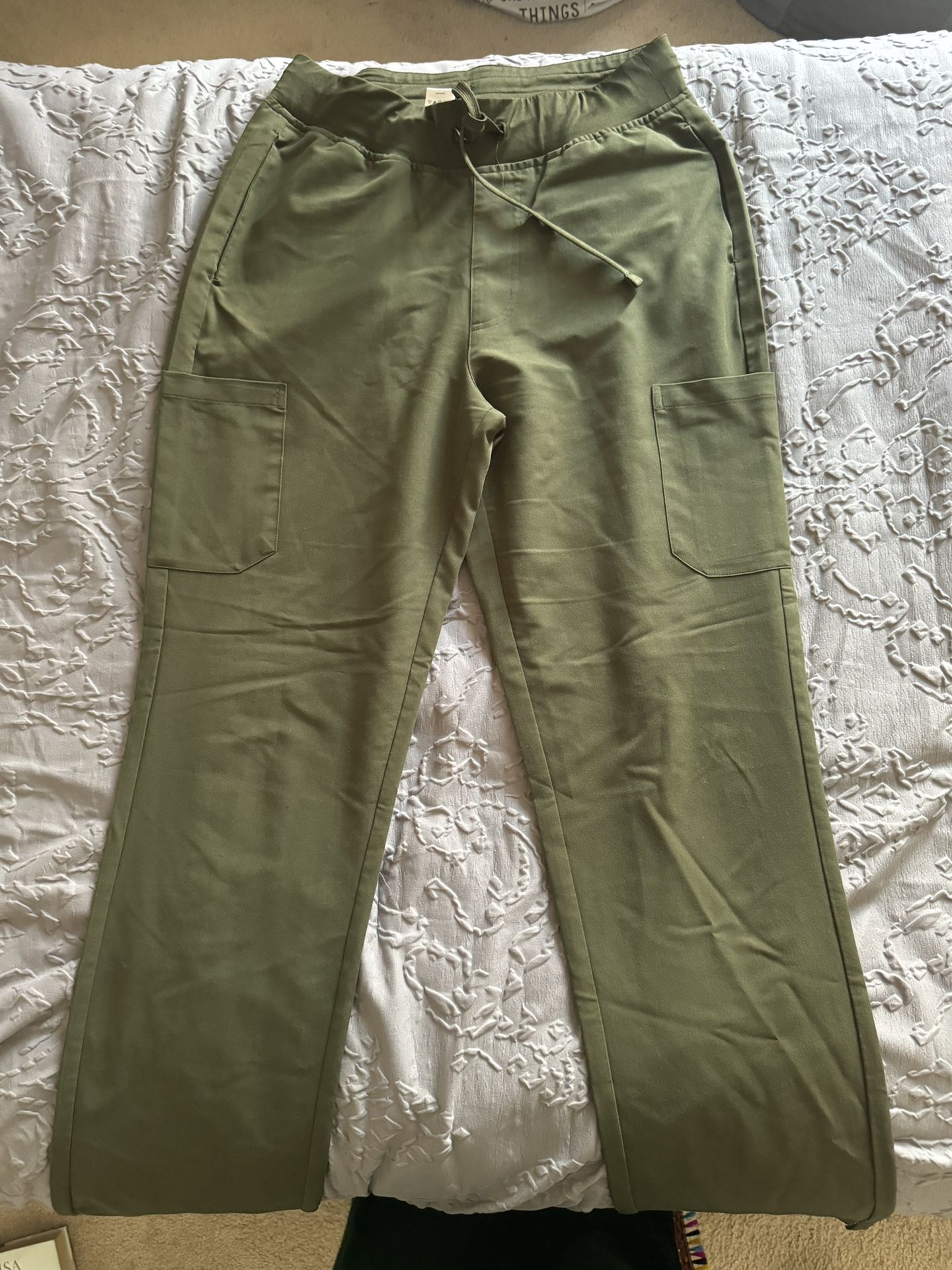 FULL SCRUB SET - Mandala 6 pocket scrub top + 9 pocket cargo pants (olive)