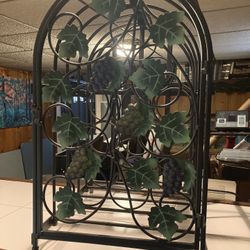 Metal wine bottle rack