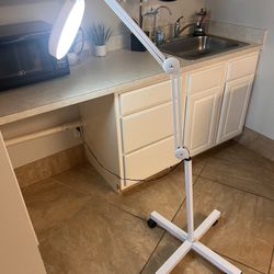 Aesthetician Light 