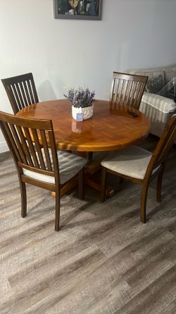 Table With 4 Chairs