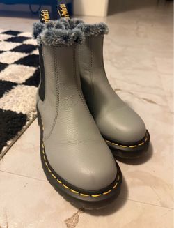 women’s 5.5 Dr Martens