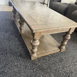 Coffee Table & Side Table