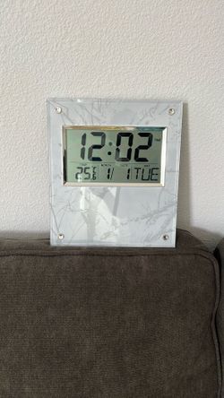 Digital Clock - Works Great