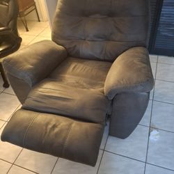 Extra large reclining chair
