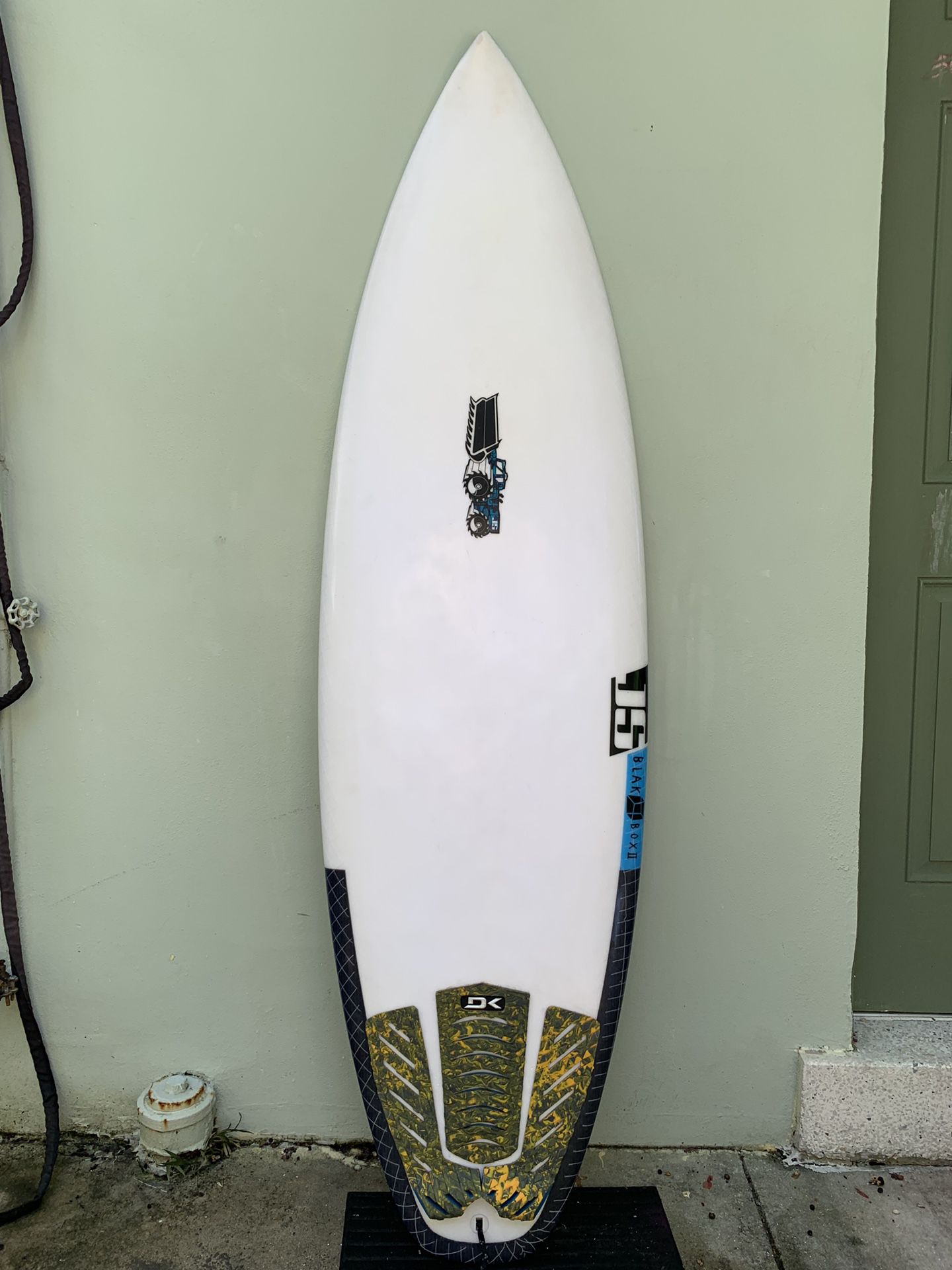 6’1” JS Black Box 2 surfboard