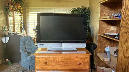 Vizio HD 32” television
