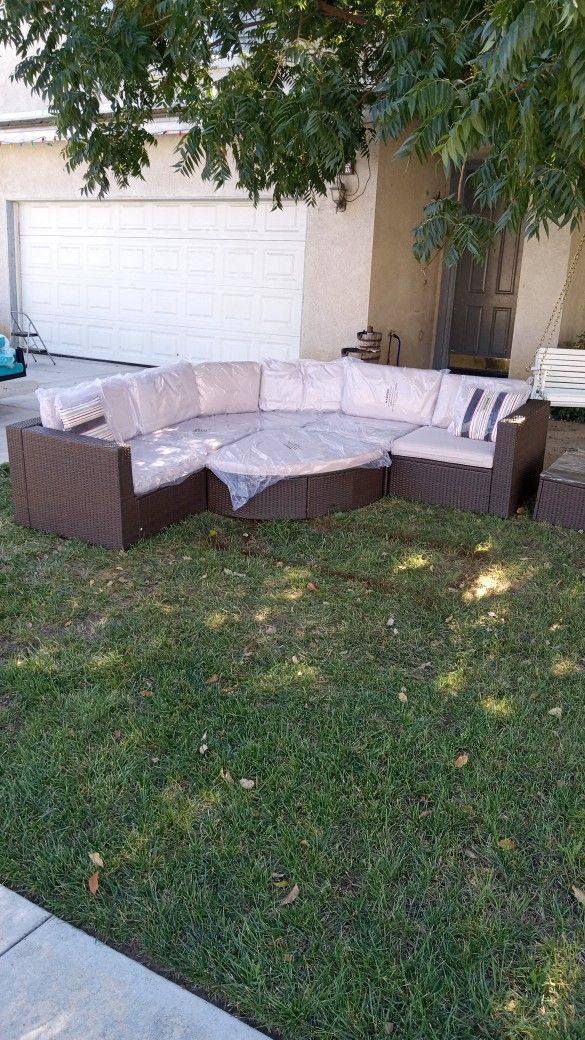 What are Some High-Quality Outdoor Furniture Brands: Top Picks Revealed