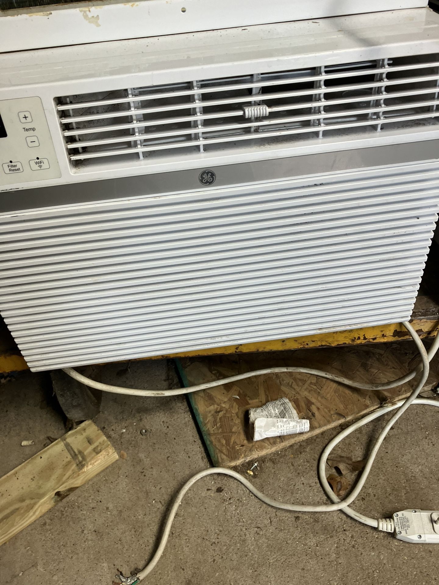 Window AC Unit