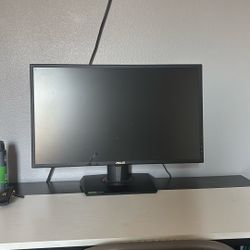 Desk and Computer monitor for gaming