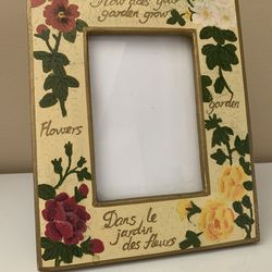 Garden picture frame
