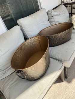 Metal pots