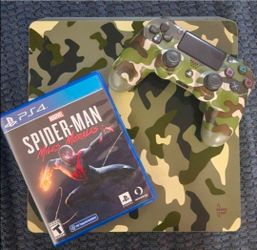 Ps4 slim w/game