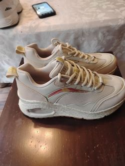 Women's shoes