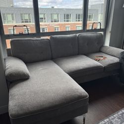 Amazon 82” Modern L-Shaped Sectional Sofa w/ Chaise (Grey) – Excellent Condition