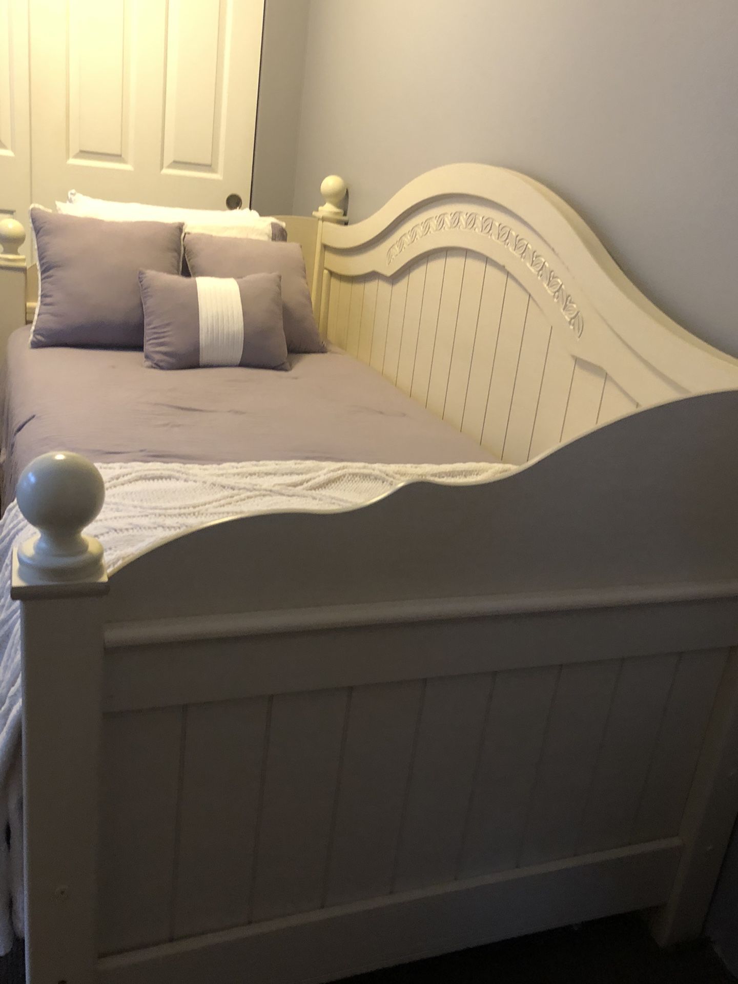 Twin daybed + bed frame