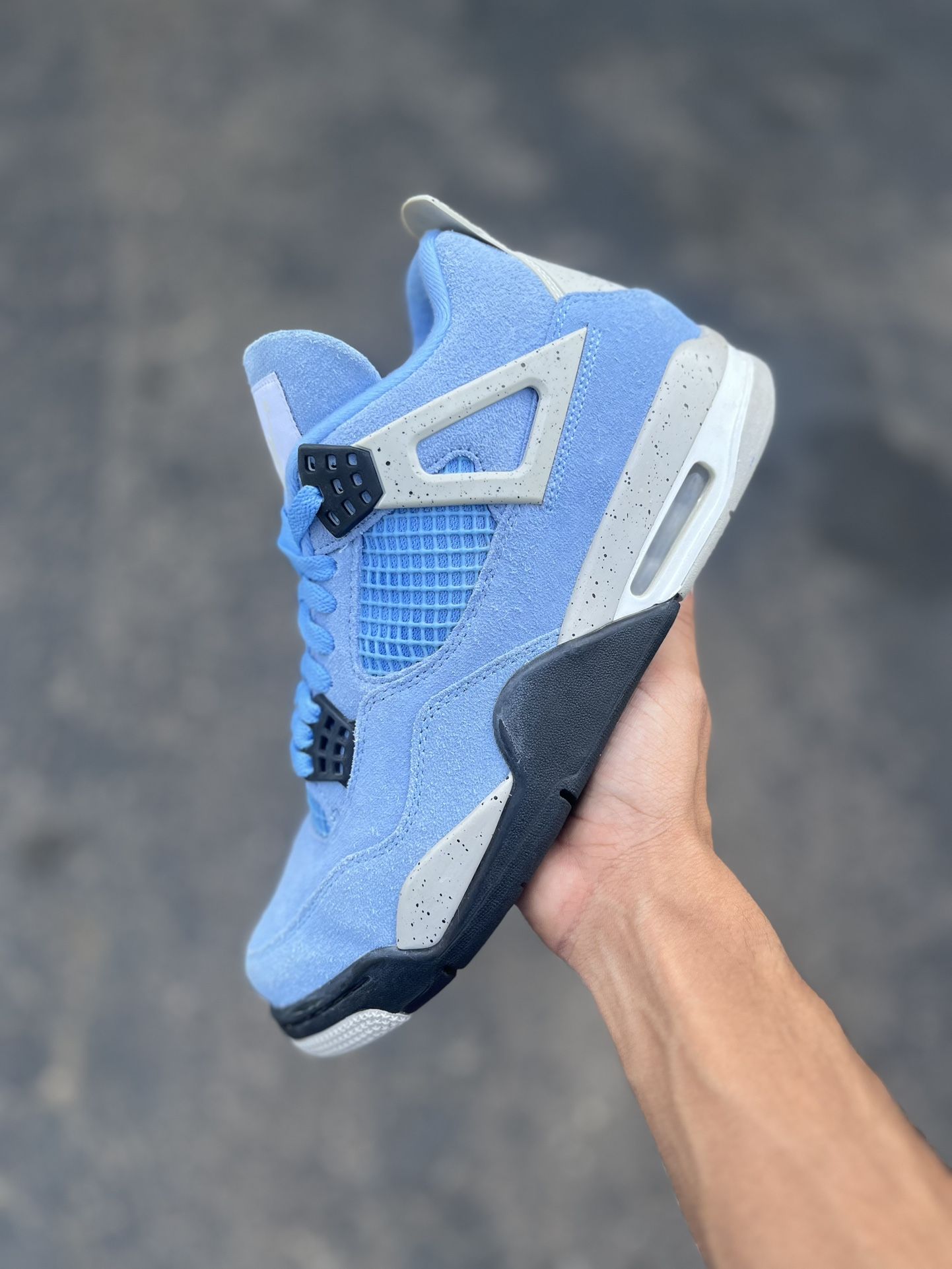 Jordan 4 UNC