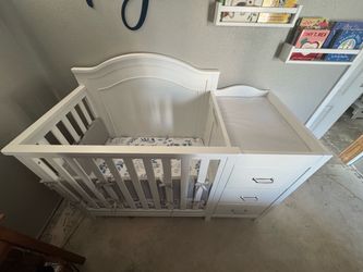 White Baby mini Crib with Attached Changing Table