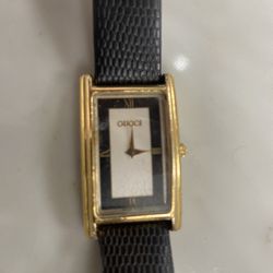 Reduced Vintage 1990 Ladies Authentic Gucci watch $90 OBO ! (Pearland)
