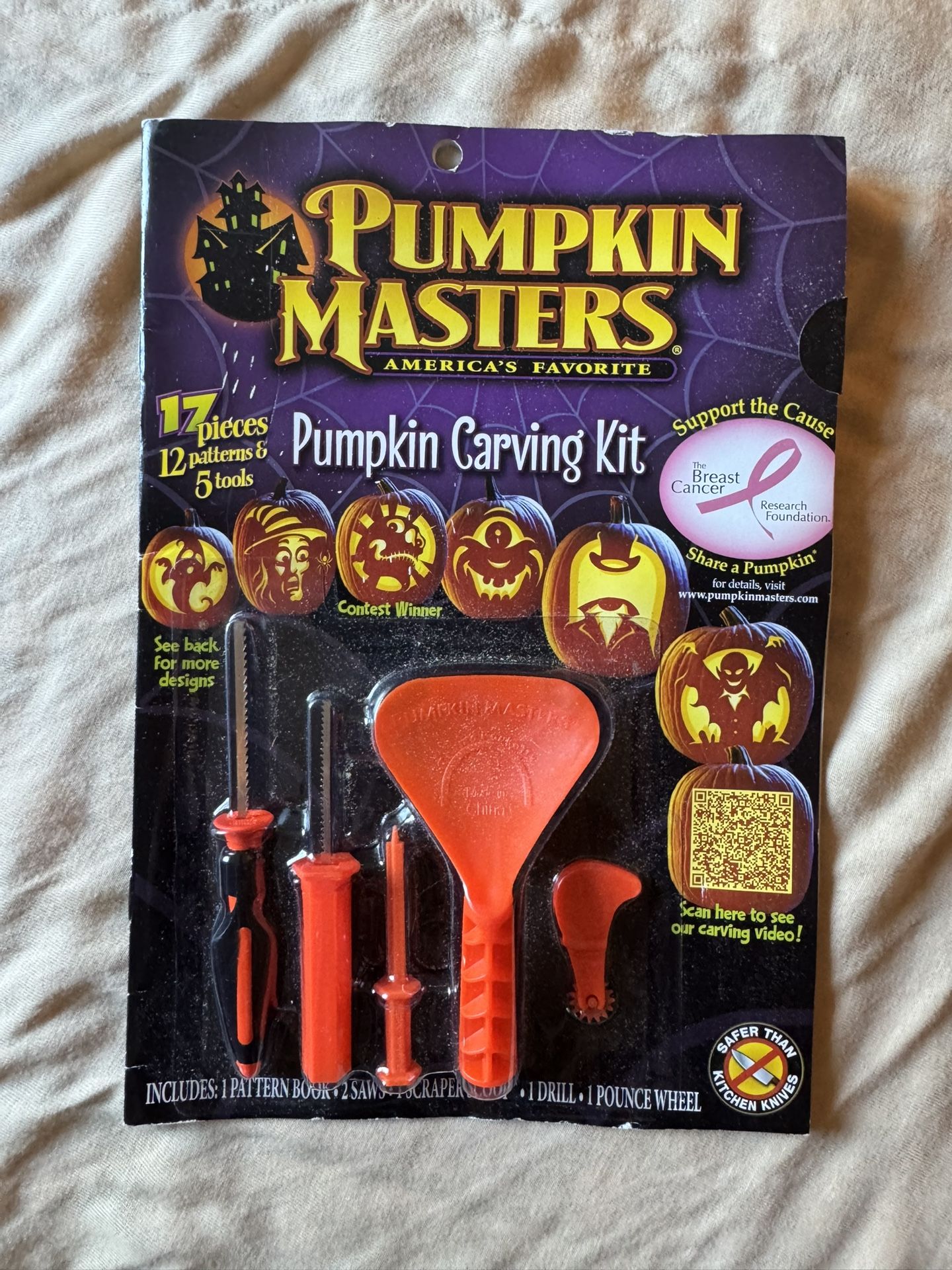 FREE pumpkin carving kit