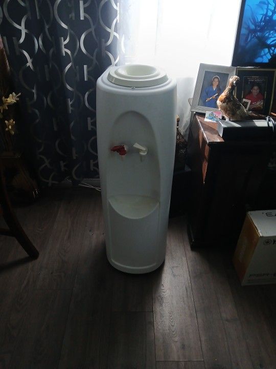 Water Dispenser