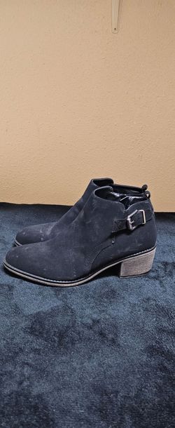 Women's size 8.5 boots