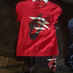 Nike Set For Boys Size 7 $10