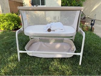 Maxi Cosi Iora Bedside Bassinet
