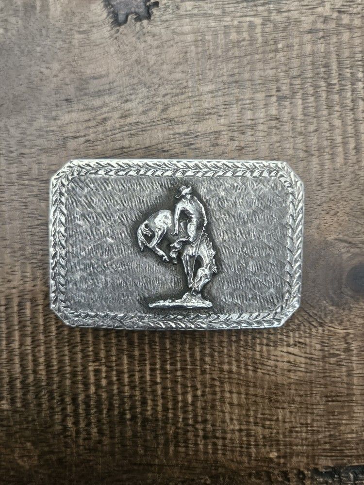 Western-style belt buckle