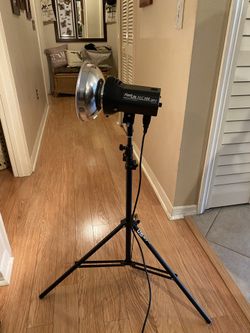 Smith Victor FlashLite FLC300 Monolight (2) with stands (2)