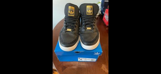 Adidas Men’s size 10