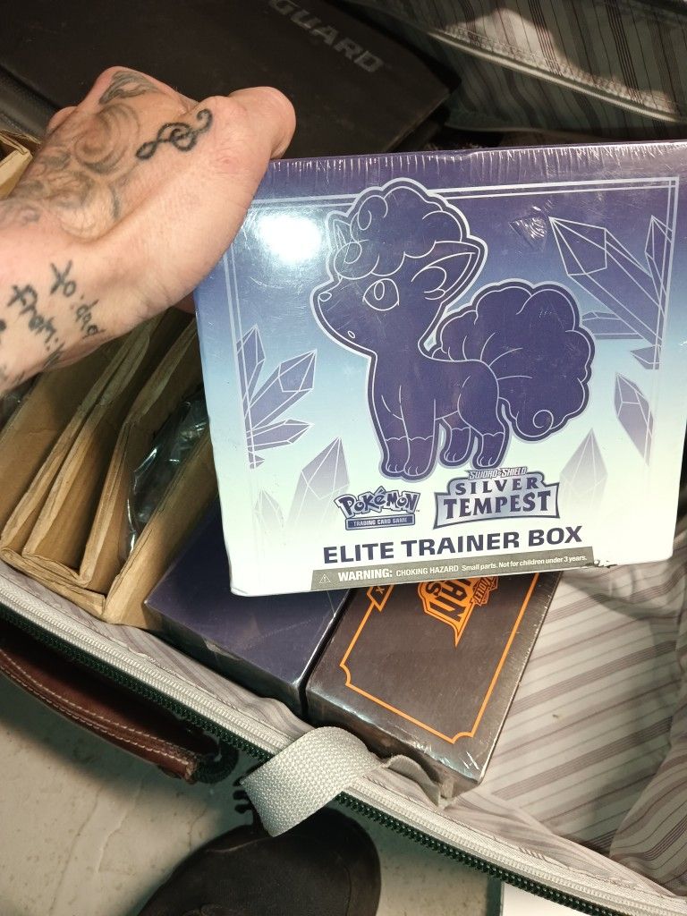 Pokemon Elite Trainer Boxe & Single Cards 