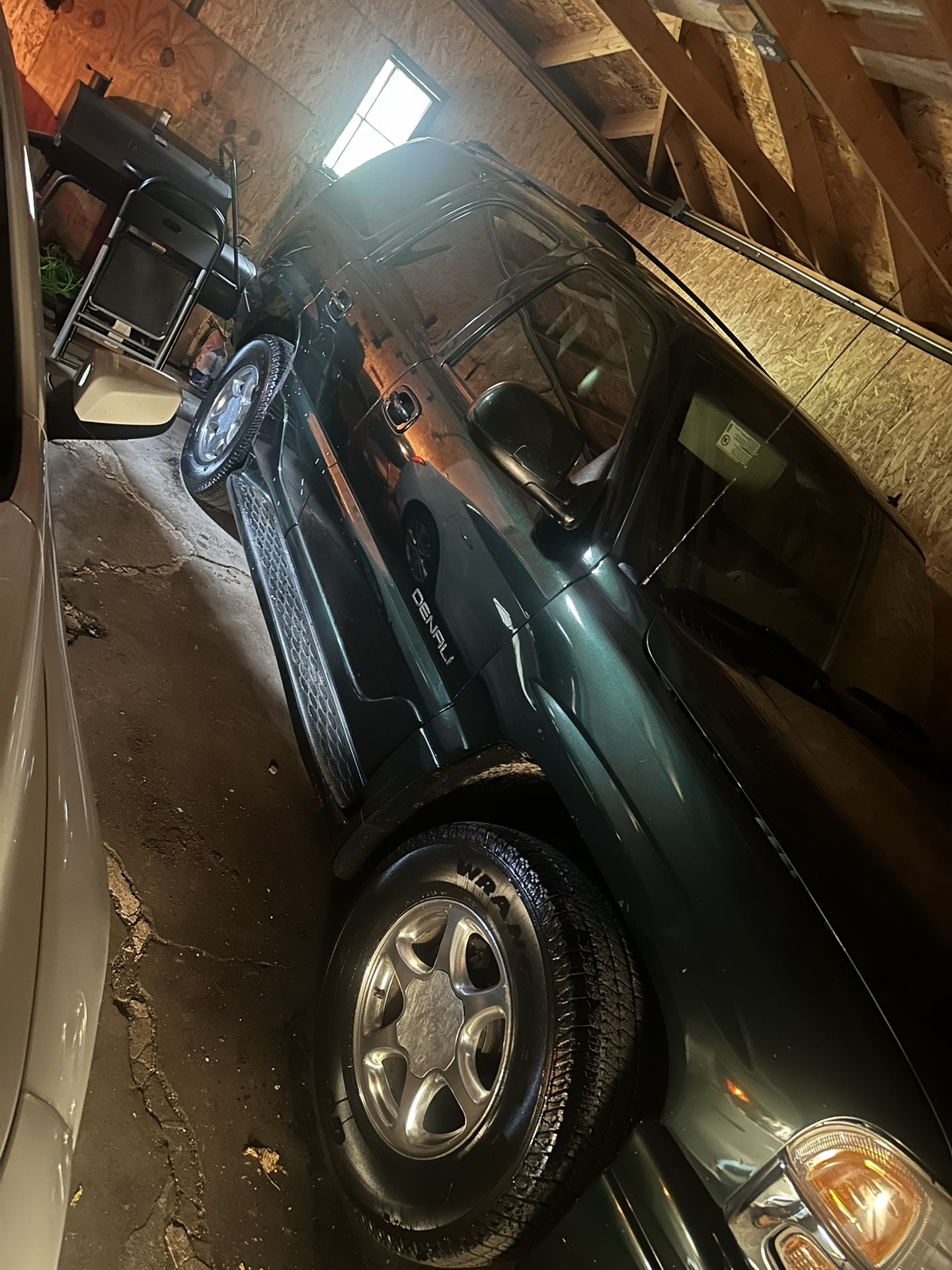 2002 GMC Yukon XL Denali