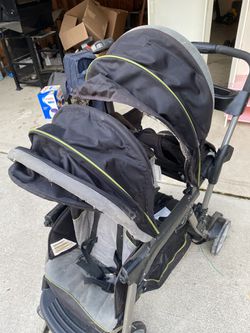 Double stroller in perfect shape and can be configured in many ways for different ages.