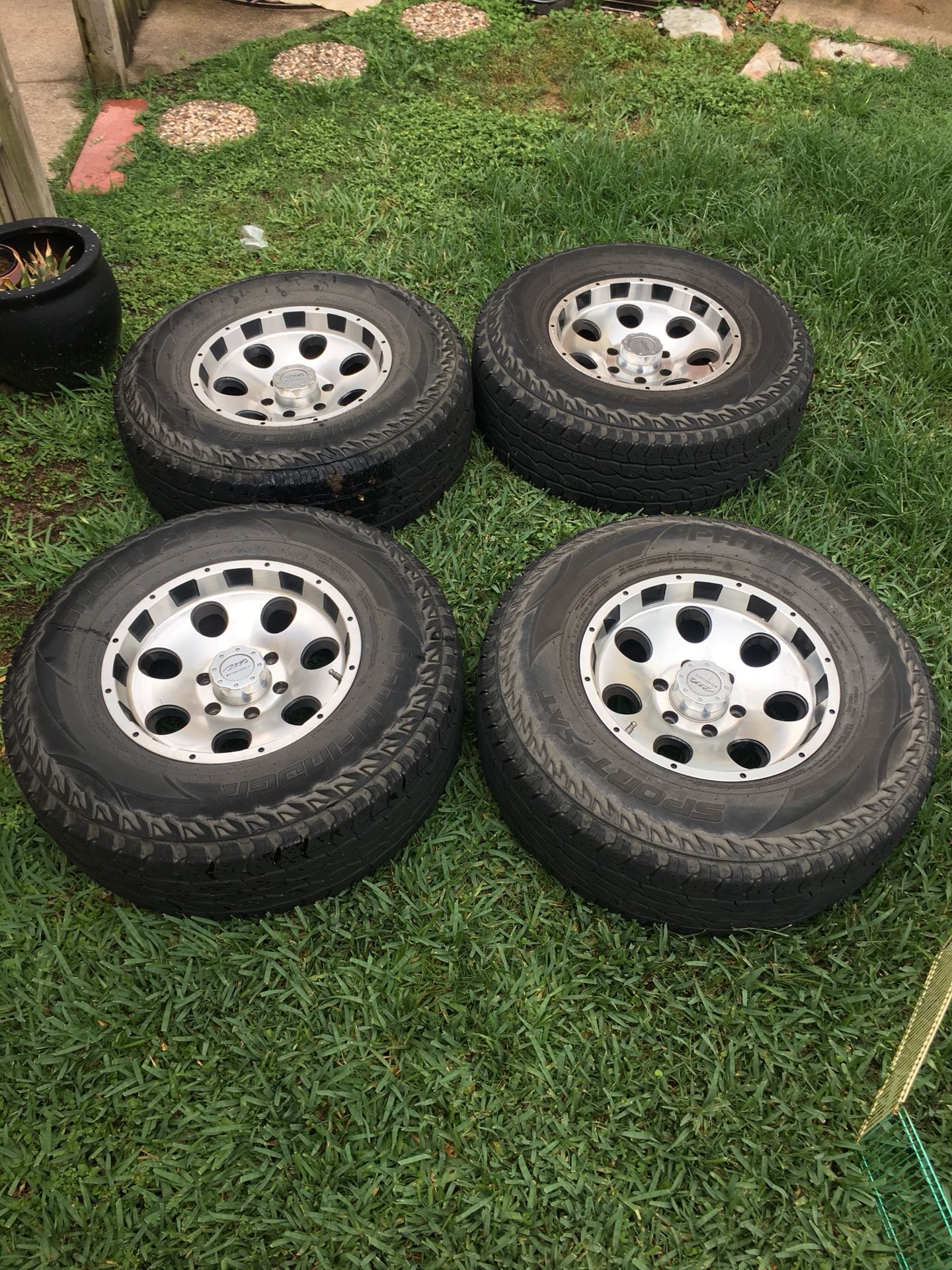 16” 6x139.7 rims with 31” tires toyota tundra