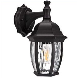 Dusk to Dawn Outdoor Light Fixture black