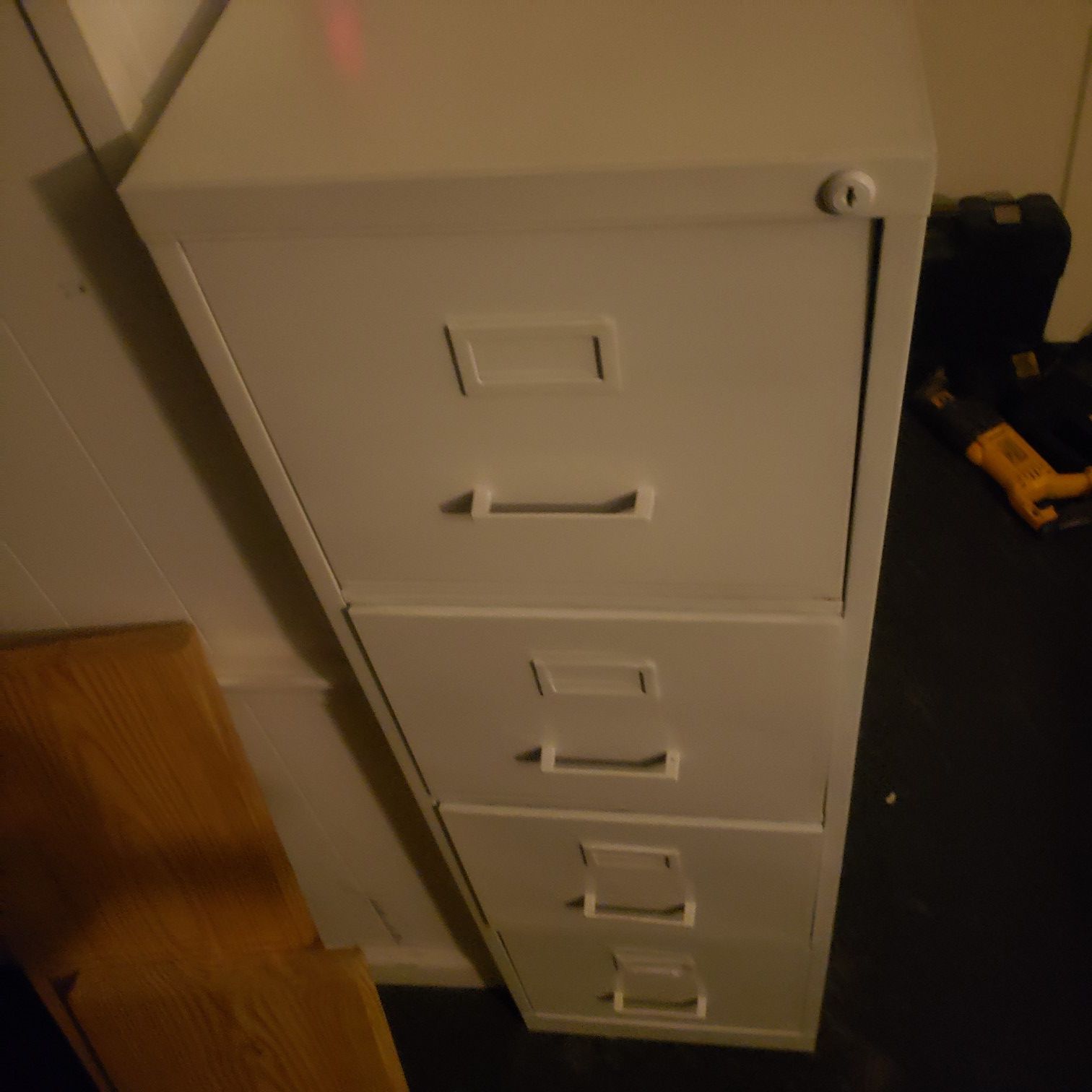 Fileing cabinet